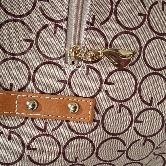 Tote - Picture 8 of 15